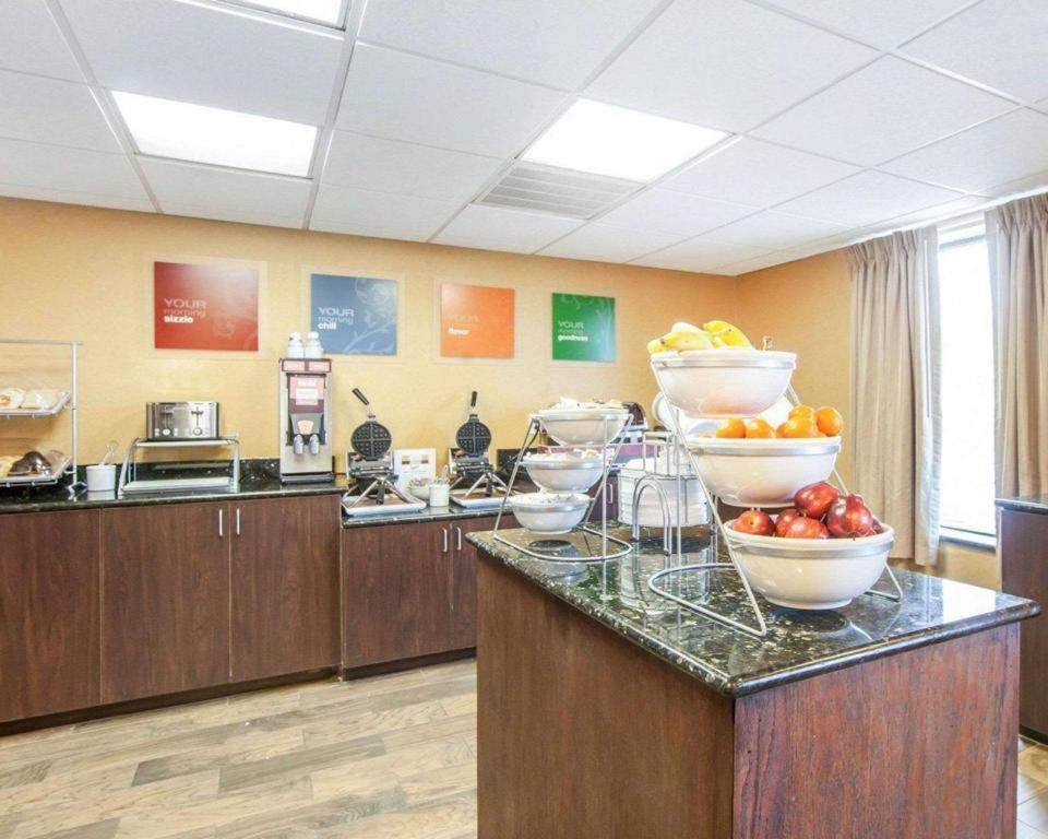 Comfort Suites Rome Bagian luar foto